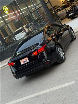 نيسان ألتيما